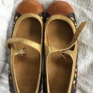 Chie Mihara sz 38. US 7.5 or 8 pumps “Park Guell”